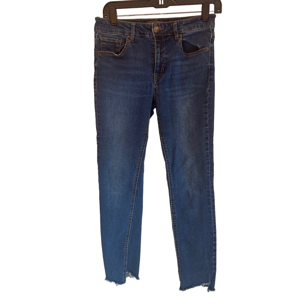 Harper Womens Medium Wash Distressed Hem Skinny Jeans With Button Closure & Pock